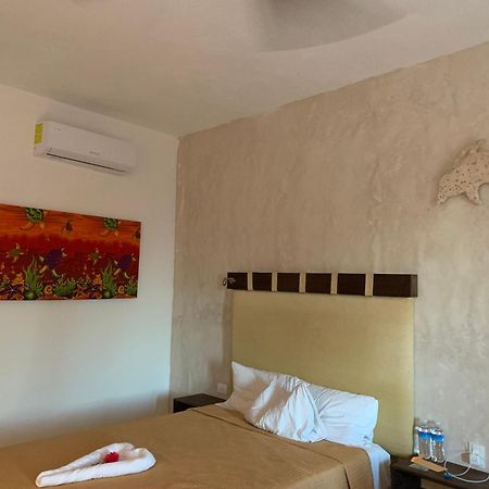 Casa Delfines Rio Lagartos Hotel ภายนอก รูปภาพ